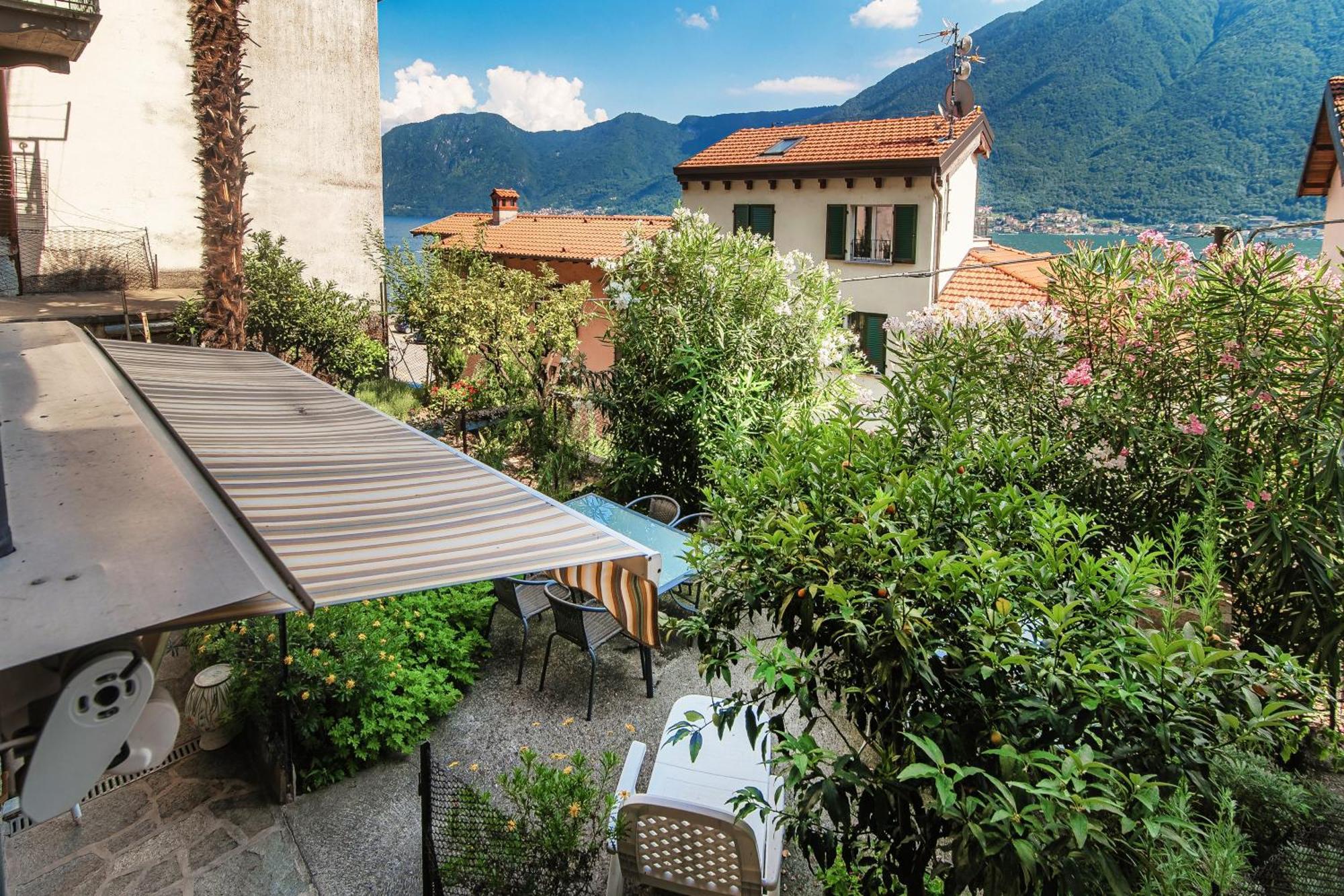 Delizioso Bilocale Vista Lago Colonno 외부 사진